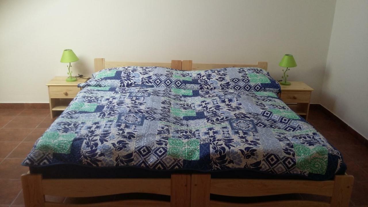 Penzion L'Isola Kunžak Zewnętrze zdjęcie